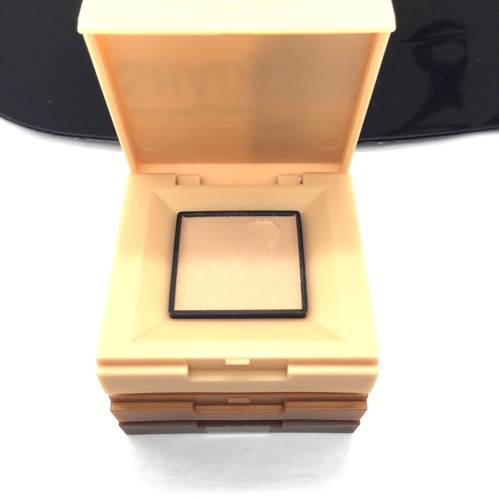 Maybeline Shadow blocks eyeshadow. New .